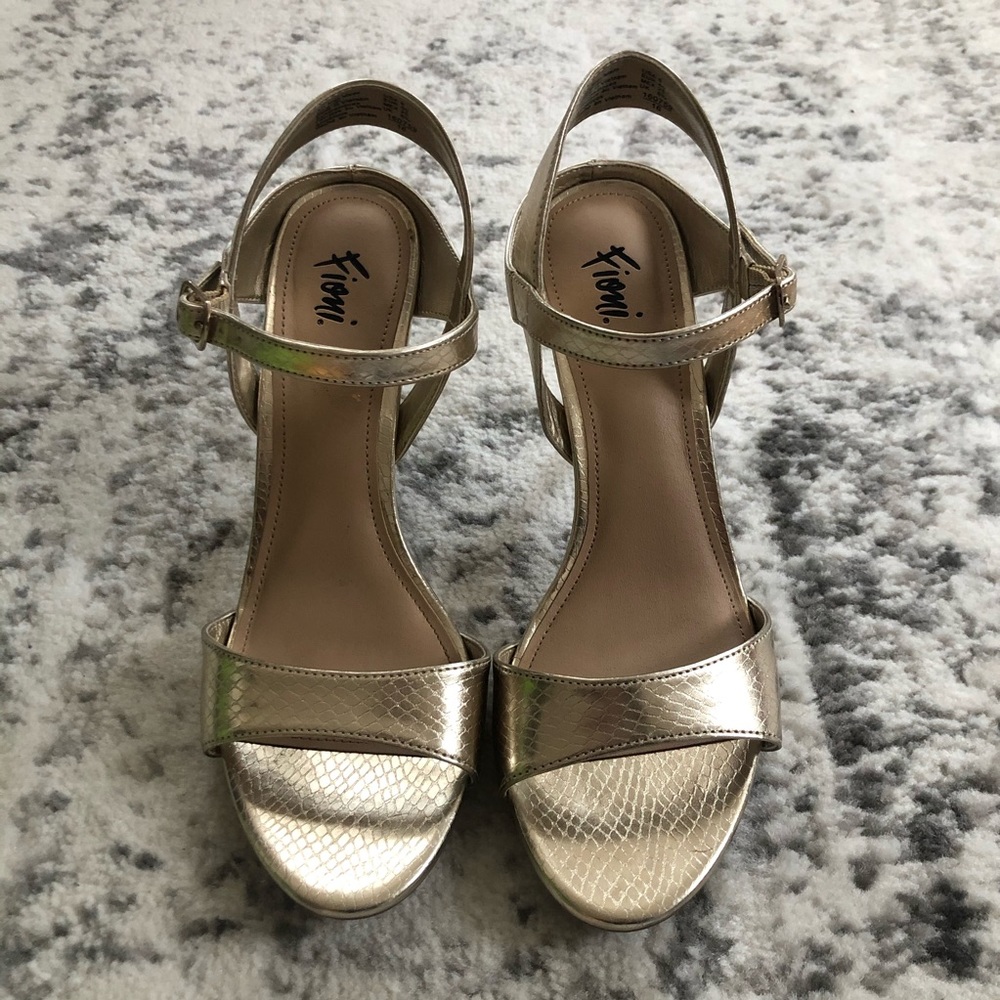 Fioni - Strappy Gold Heels